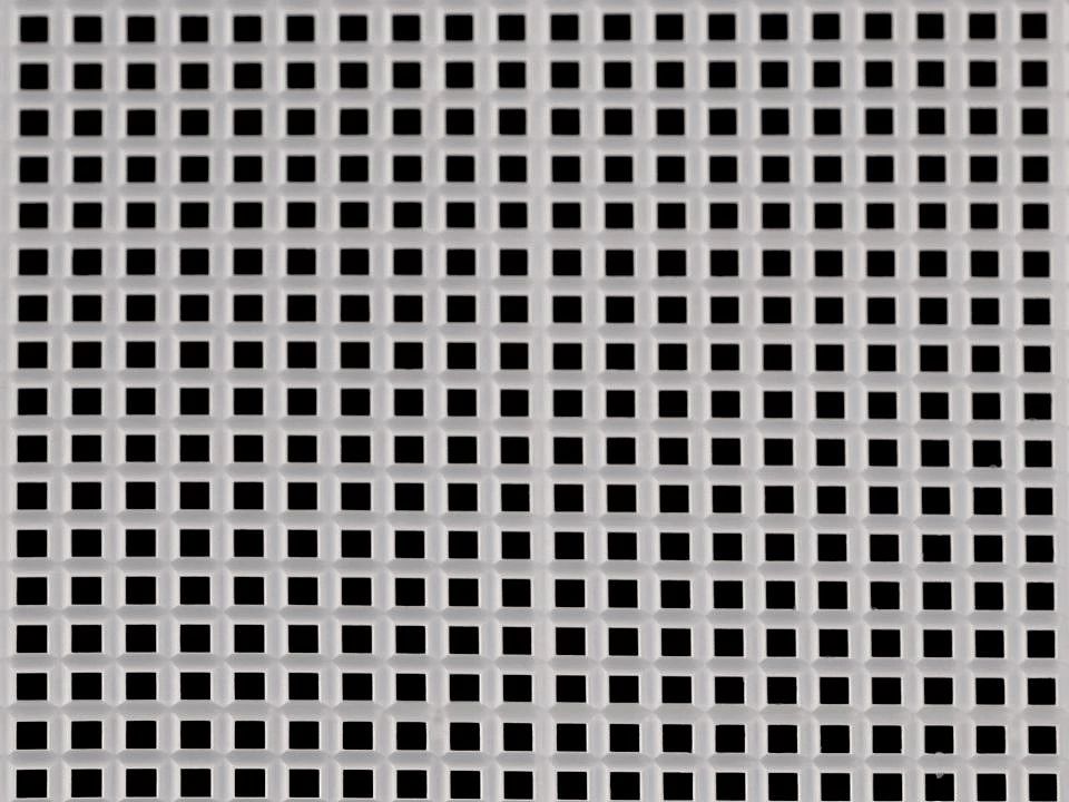 Plasă din plastic pentru brodat, 34,5x57 cm