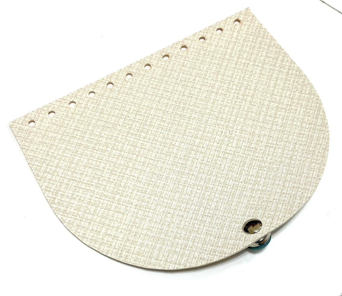 Clapeta geanta cu inchizatoare magnetica, piele ecologica, 20x17 cm- crem model tesut-nichel