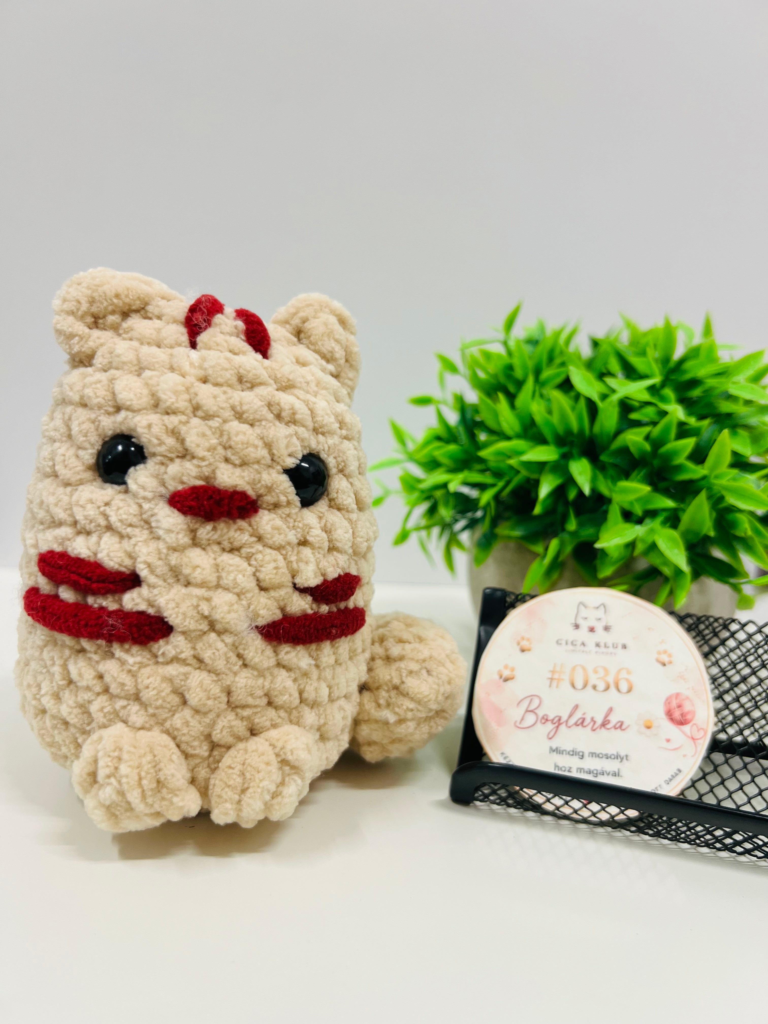Figurina crosetat pisicuta Boglárka #036